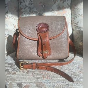 Dooney & Bourke Womens Essex Purse Tan All Weather Leather Vintage Bag 10x8.5